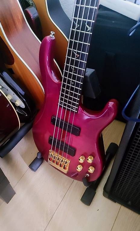 Strumenti musicali: Neuser Courage 5 Bass – Usato da Pratteln venduto da dado1972 1