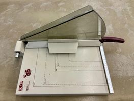 Papierschneidemaschine, A4, 54 x 36 x 27 cm, 4 KG