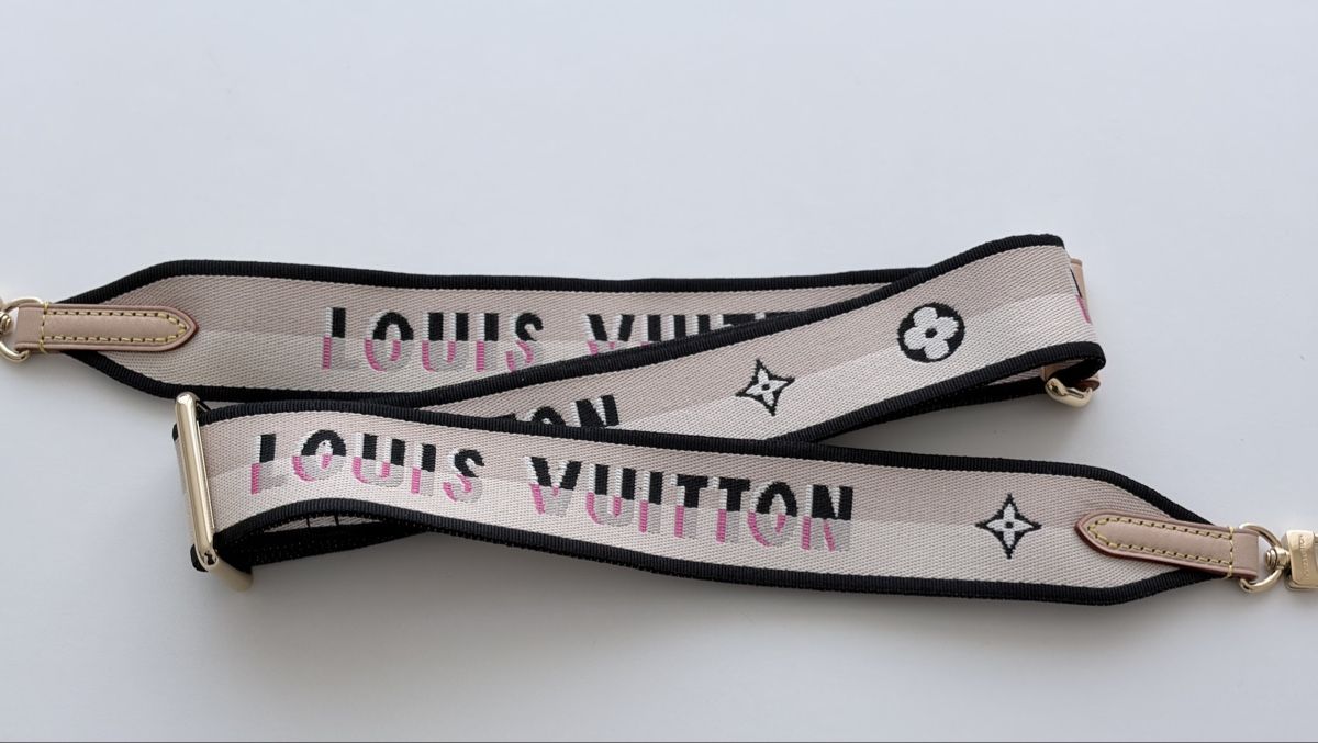 Louis Vuitton Altro in  Abbigliamento & Accessori: Louis Vuitton Schulterriemen NEU – Nuovo (secondo la descrizione) da Staufen venduto da sarinaluescher