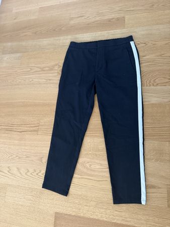 Hose Zara Man dunkelblau mit Seitenstreifen Grösse M guter Z