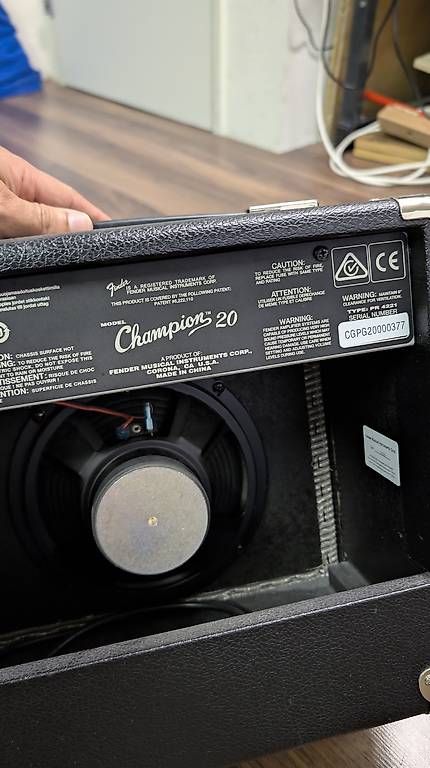Amplificateurs: Fender Champion 20 Gitarrenverstärker  – D'occasion à Felsberg par EmanuSkai