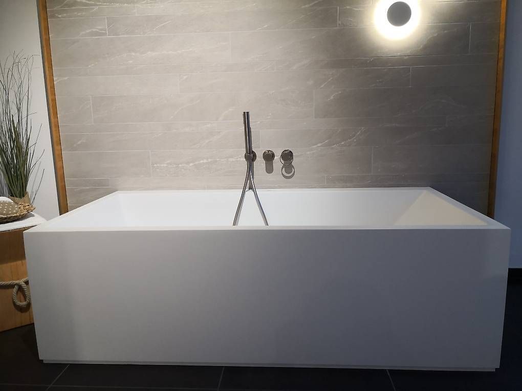 Laufen Vasche da bagno: Freistehende Badewanne weiss matt – Nuovo (secondo la descrizione) da Reichenburg venduto da Rednim1987 1