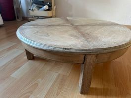 Couchtisch aus Massivholz
