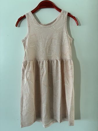 Schönes Kleid Gr. 110/116, Neu