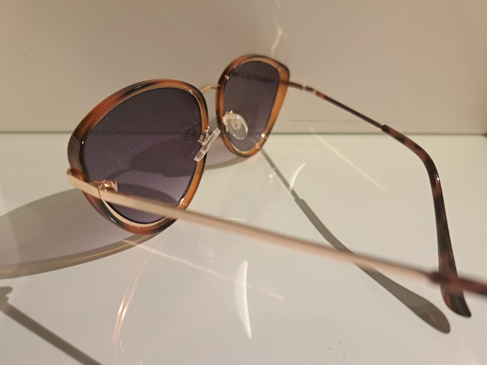 Brillen & Gläser: Sonnenbrille FIZZEN, Fleckenmuster – Gebraucht aus Zürich von dph_r9t2 4