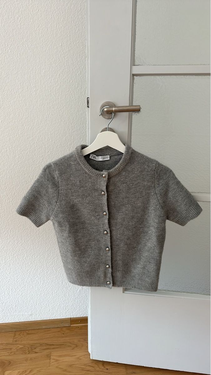 Zara Tops: Zara Top grey button detail size S – Neu (gemäss Beschreibung) aus Zürich von helmuehl