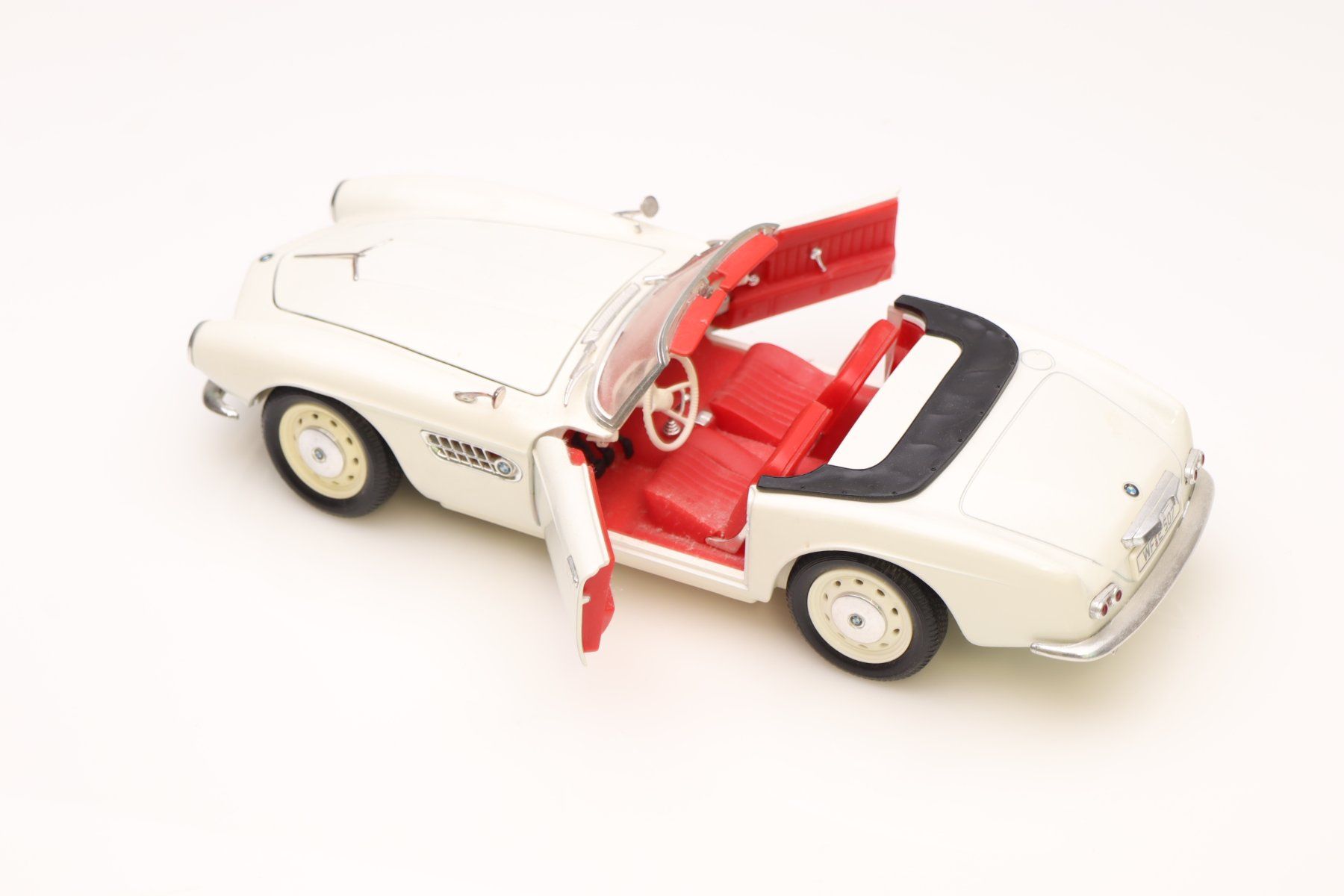 BMW Modellini d'auto: Revell BMW 507 Modellauto 1/18 – Usato da Ried (Muotathal) venduto da Modellbahn.swiss 4
