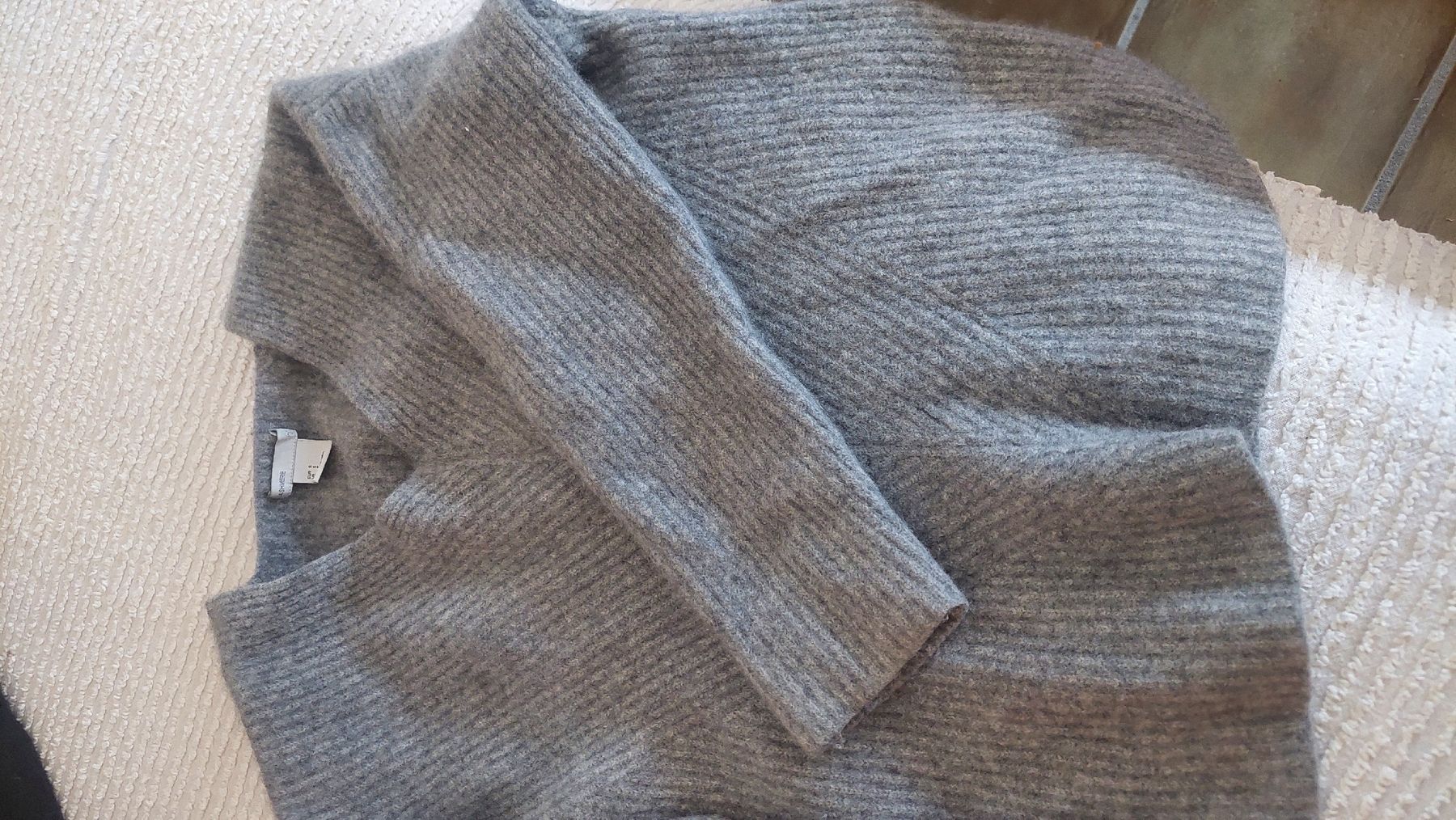 Maglioni & Felpe: Kashmir Pullover/eingelaufen – Difettoso da Basel venduto da O-MEGA 7