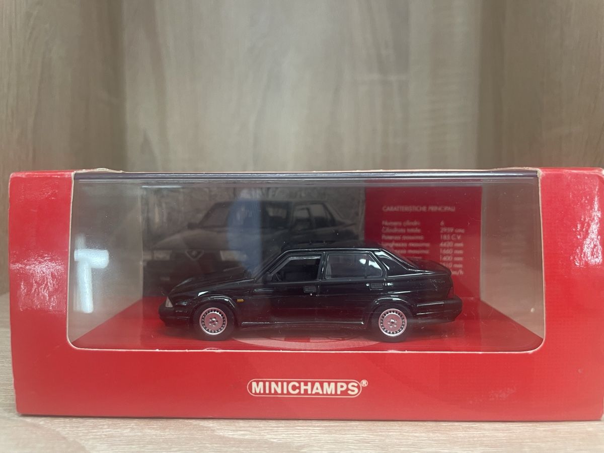 Alfa Romeo Modellini d'auto: Alfa 75 America 1/43 – Nuovo e nell'imballaggio originale da Paradiso venduto da jovica1987 3