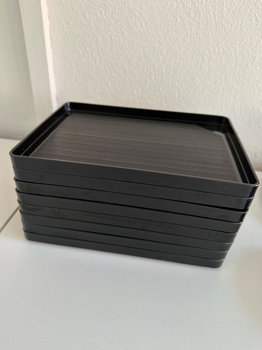 Servierplatten: Tablett einzel schwarz 8 Stück – Gebraucht aus Mauren von SB1606