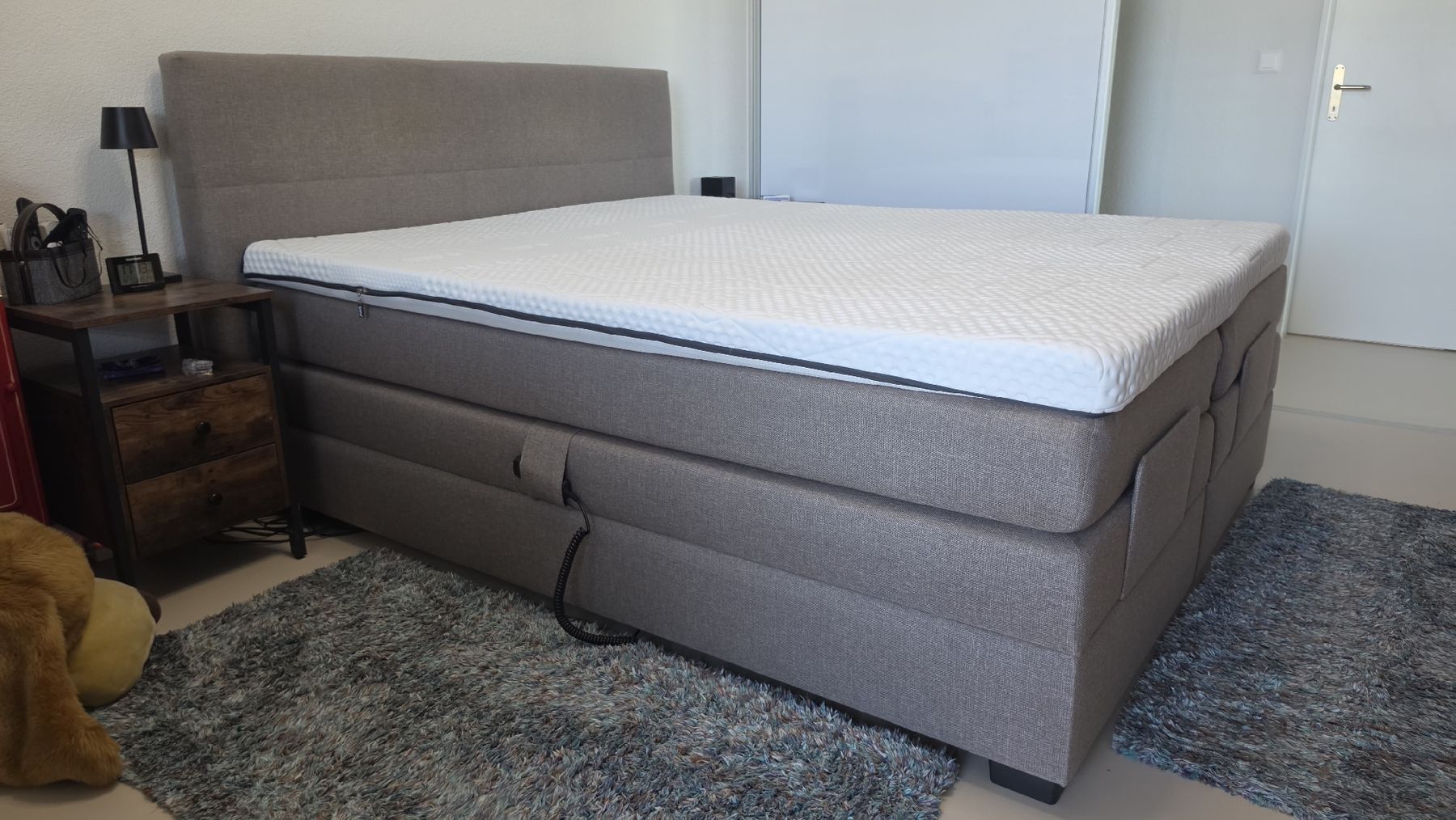 Letti: elektrisch verstellbares Boxspringbett mit Bettkasten – Usato da Bülach venduto da hoppelmel 2