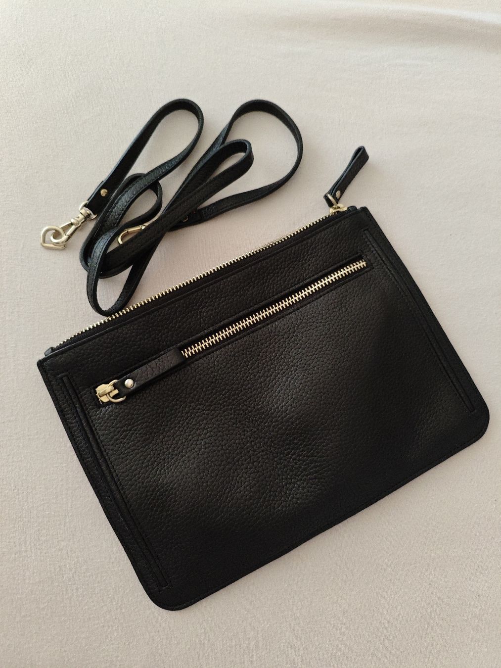 Massimo Dutti Borse da donna: Pochette en cuir noir Massimo Dutti – Difettoso da Basel venduto da aras7