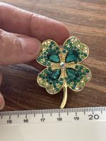 Broche trèfle à quatre feuilles vertes neuves