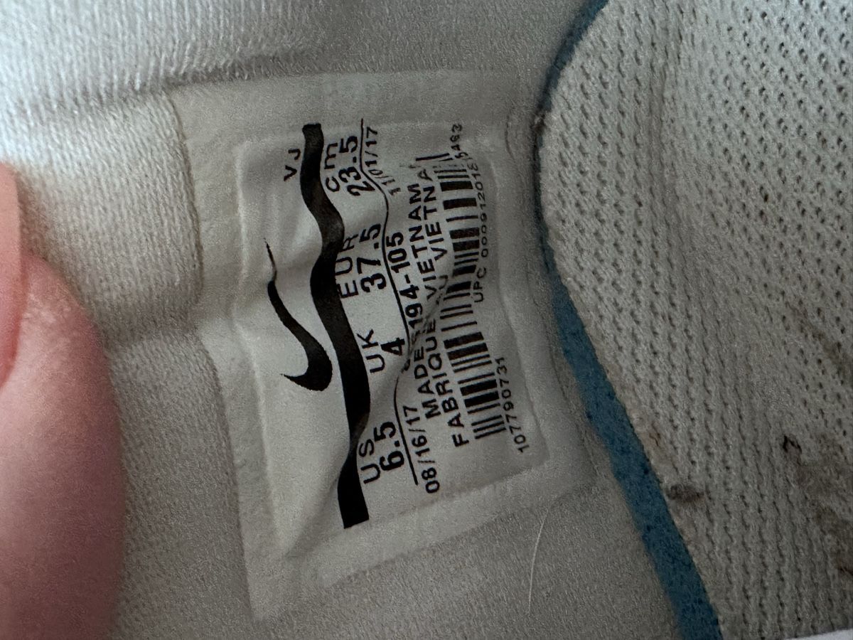 Nike Damenschuhe: Nike Air Max Schuhe, Weiss, Grösse 37.5 – Gebraucht aus Frick von Soleil4658 1