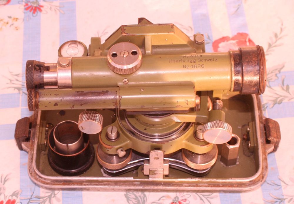 Périscope de l'armée suisse Wild Heerbrugg, 1960 Canton Vaud