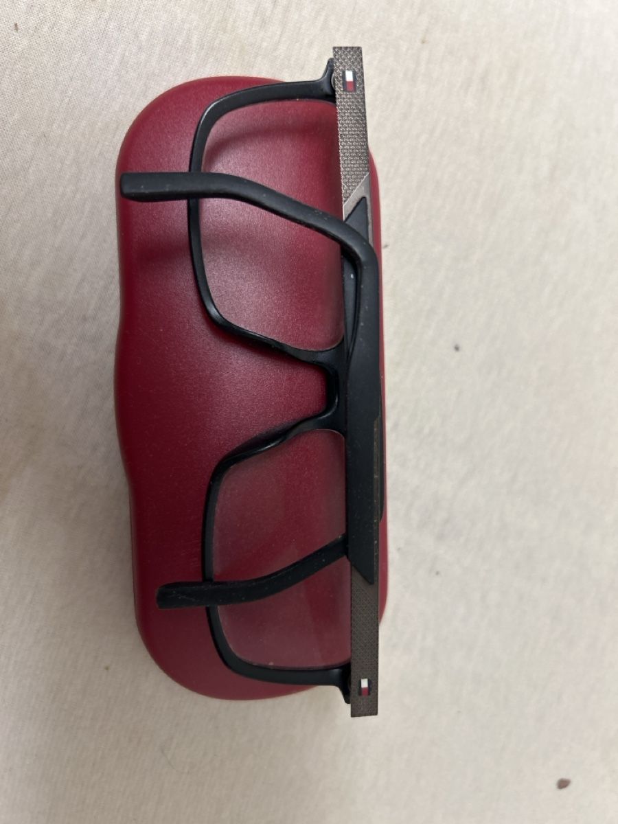 Lunettes & Verres: brille tommy hilfiger – D'occasion à Zürich par 11Zitronenfalter 1