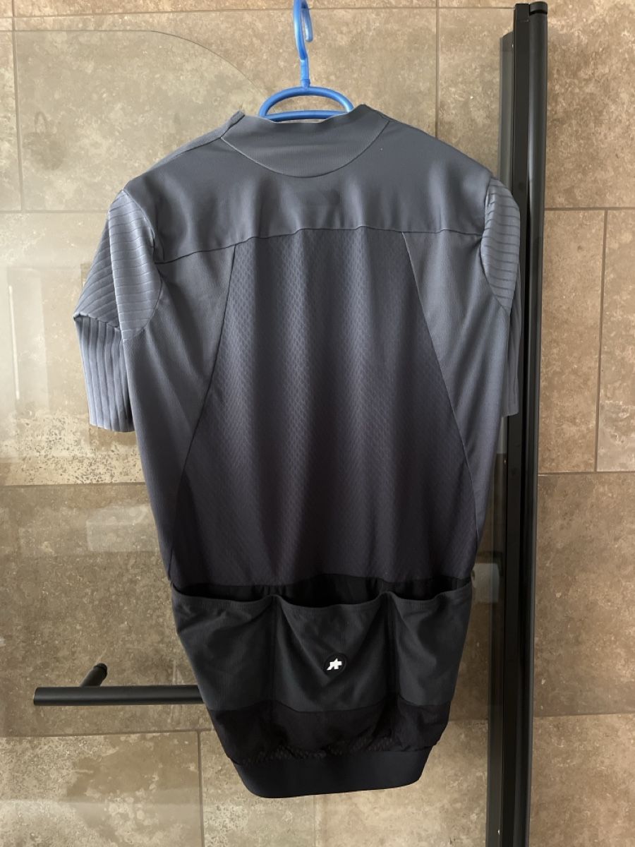 Assos Canottiere & Pantaloni: Assos Trikot Equipe RS S11  – Usato da Rain venduto da swmxman 3