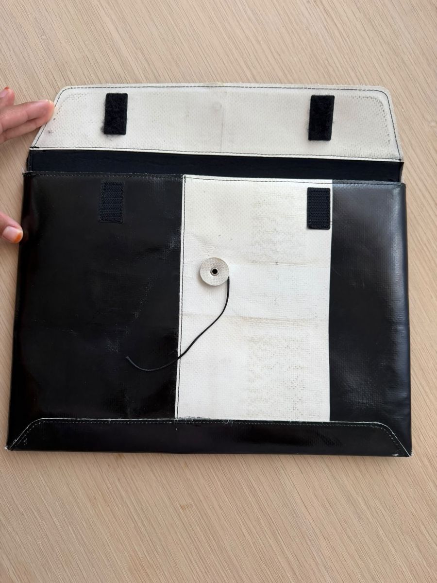 Freitag Valigie & Borse: Pochette Freitag noir et blanc bon état – Usato da Brügg BE venduto da haj_9zhk 1