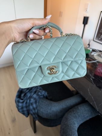 Chanel Handtasche Modell Mini hellblau guter Zustand