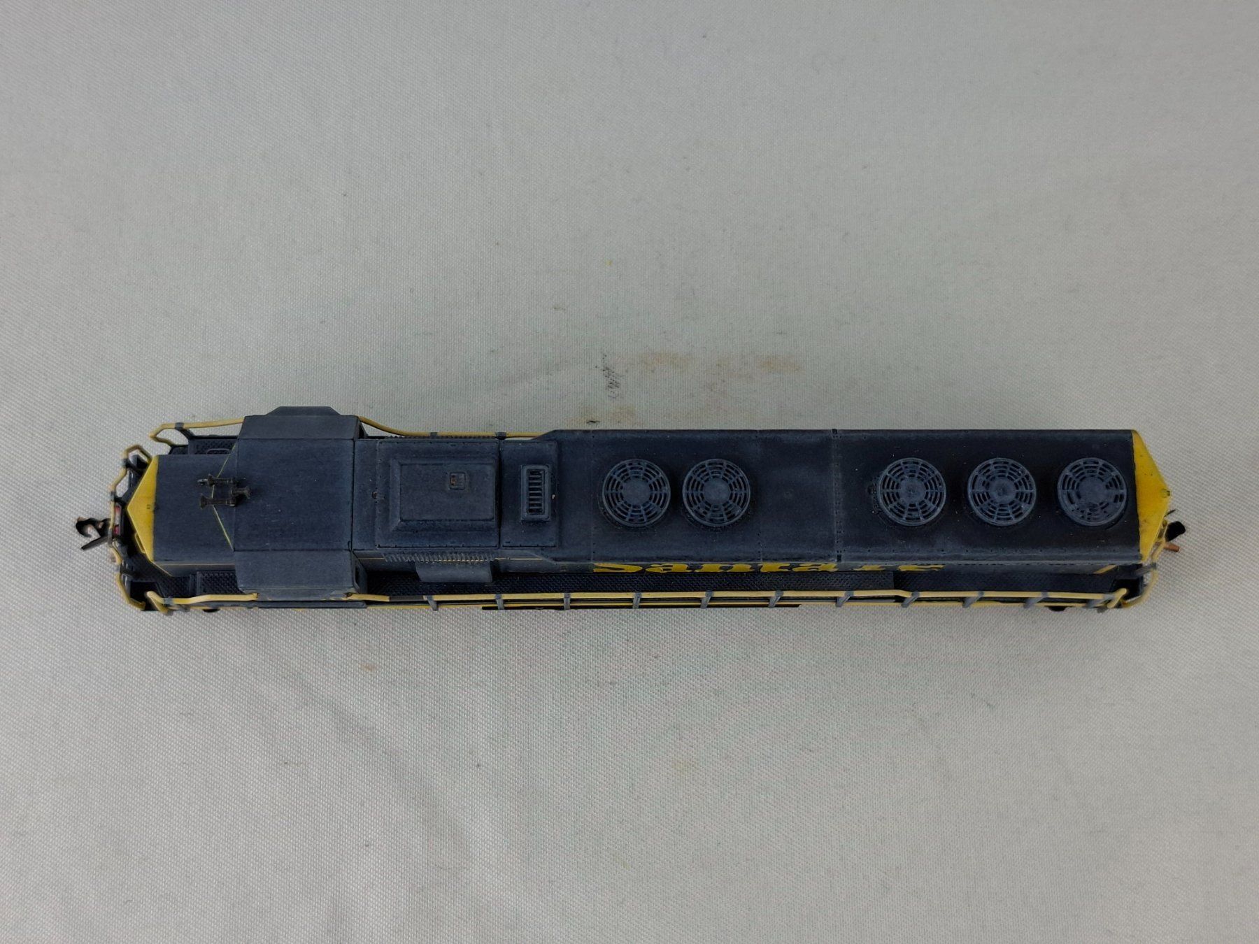Modellini di ferrovie: Kato Santa Fe SD40-2 (DL) – Usato da Birr venduto da waruco 5