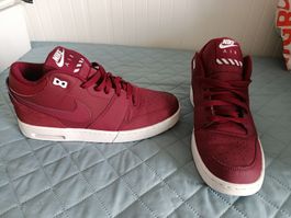Baskets Nike Air bordeaux pointure 43 bon état
