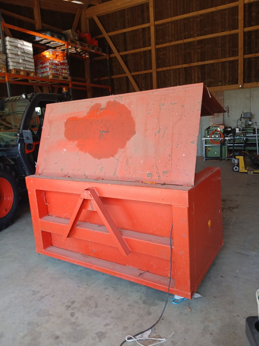 Tracteurs: Frontkiste/Frontgewicht – D'occasion à Triengen par JD6430 3