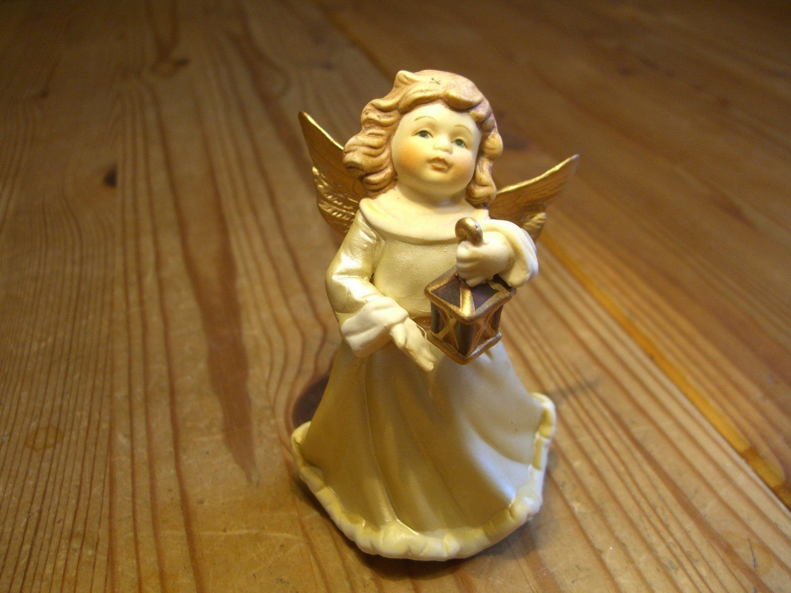 Statuette: wunderschönes Engeli m.Goldflügel(Engel) – Nuovo (secondo la descrizione) da Winterthur venduto da Ghandi5