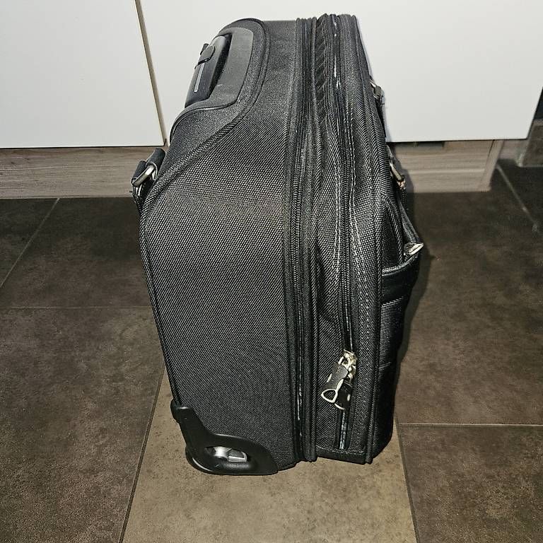 Valises & Sacs: Traveller business case – D'occasion à Le Locle par mariuzzos 1