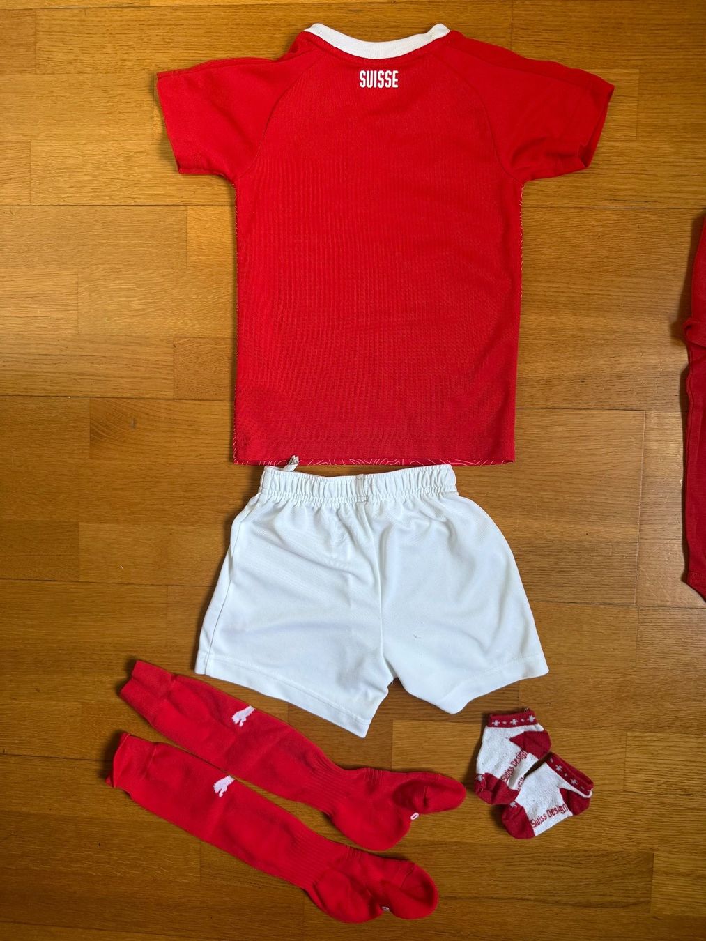 Schweizer Nati Canottiere & Pantaloni: Trikots Schweiz Nati mit stülpen – Usato da Winkel venduto da gatta 2