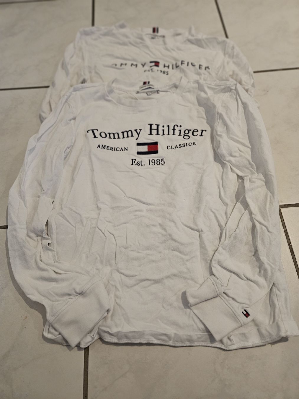 Tommy Hilfiger Kleiderpakete: 5 teilges Set Tommy Hilfiger – Gebraucht aus Pfaffnau von sim_6rqw 1