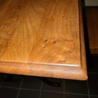 Restaurierter Beizentisch