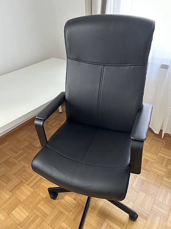 Stühle: Ikea Bürostuhl mit Rollen – Gebraucht aus Vaduz von alina_hasler