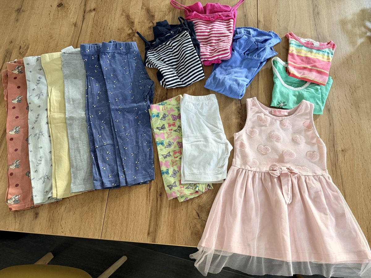 Lotti & Set di vestiti: Lotto bambina 92-98 – Usato da Sigirino venduto da RamonaLamboo