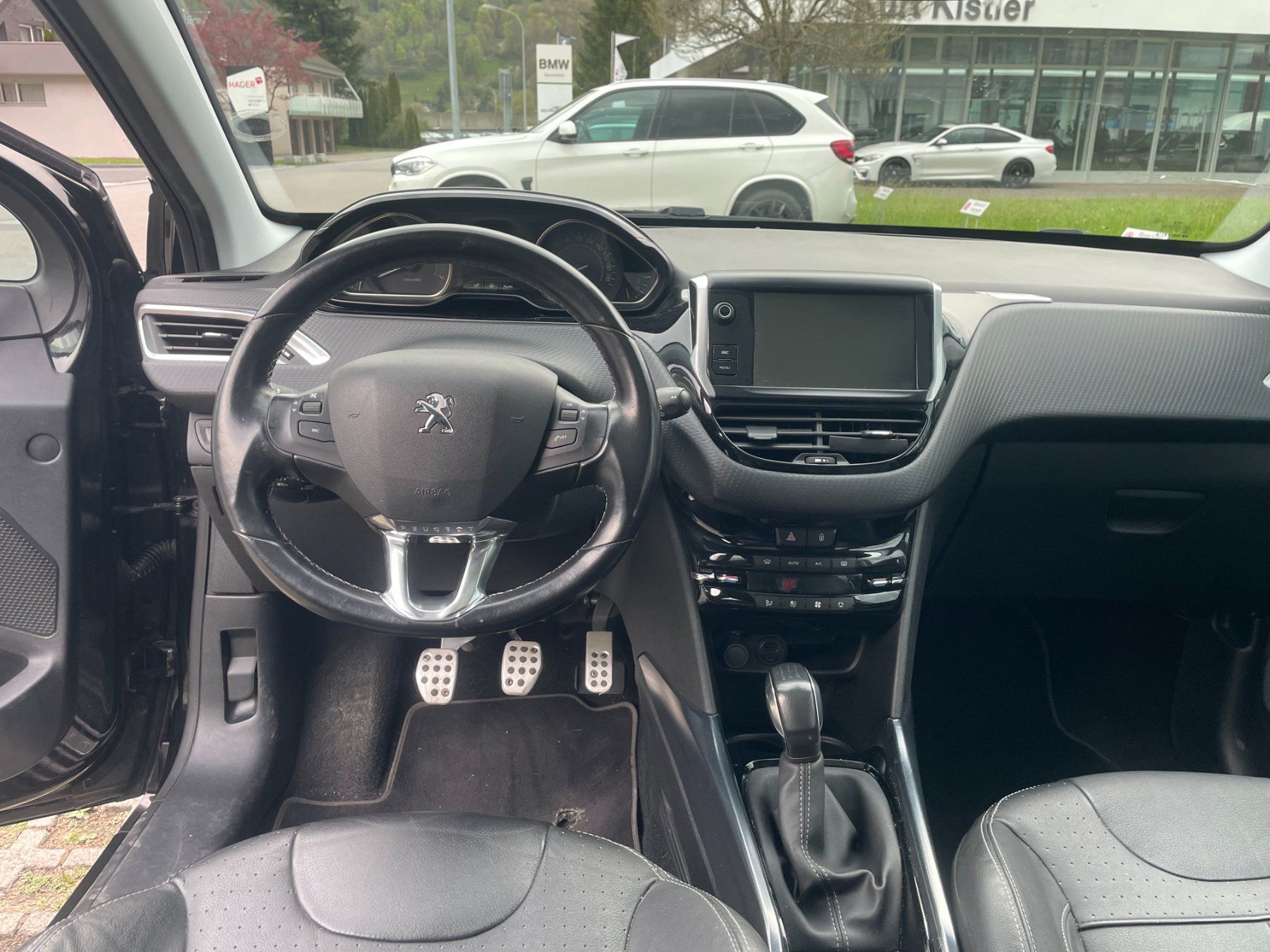 Peugeot Autos: 2016, Peugeot 2008 1.2 benzin – D'occasion à Bilten par Mietauto-Robert 8