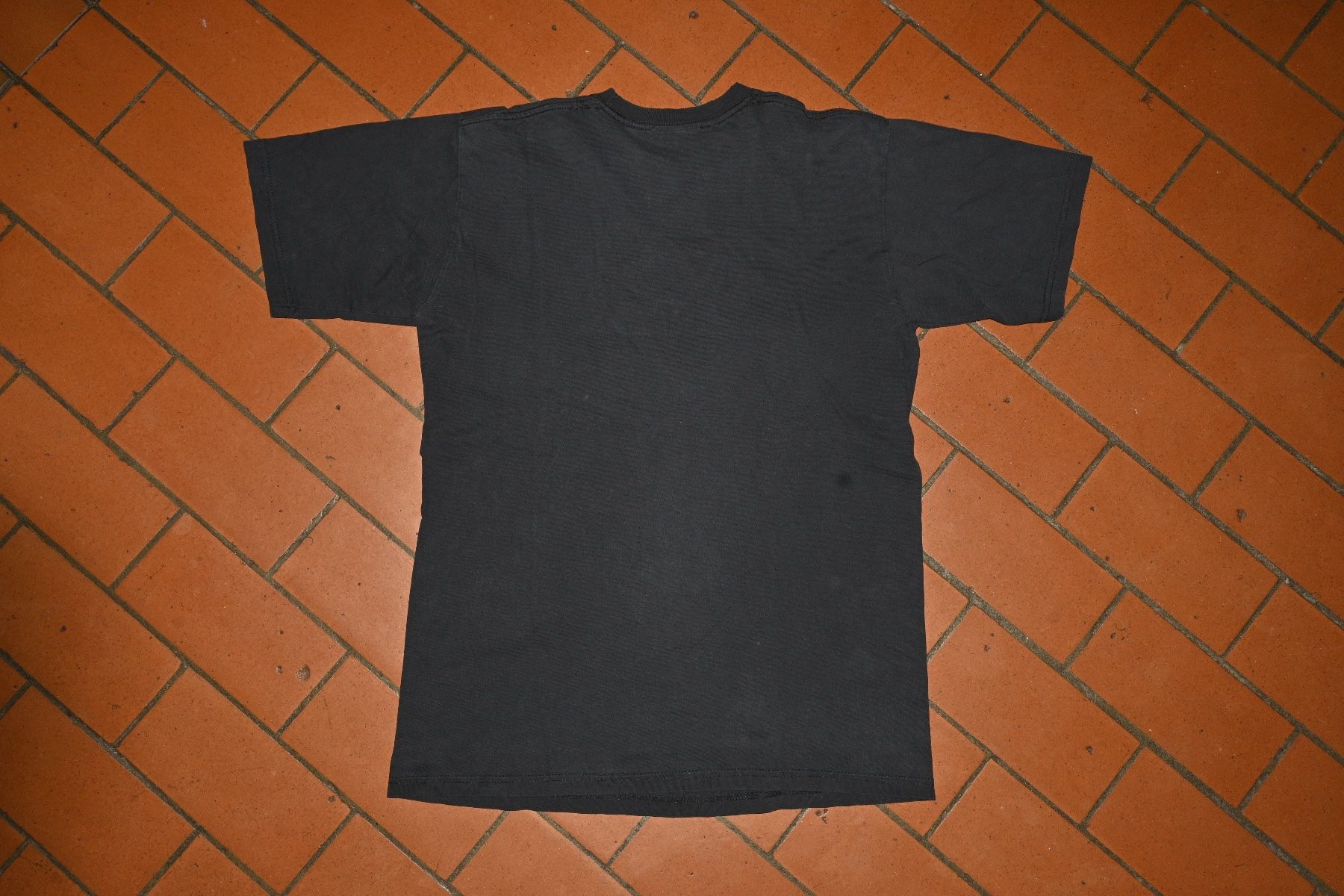 T-shirt: Ravani Berlin T-Shirt – Usato da Bern venduto da TL107 1