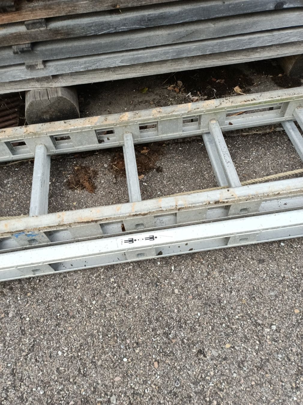 Scale: Schiebeleiter aus Aluminium gebraucht 8 Meter – Usato da Schaffhausen venduto da Hilmar01 6