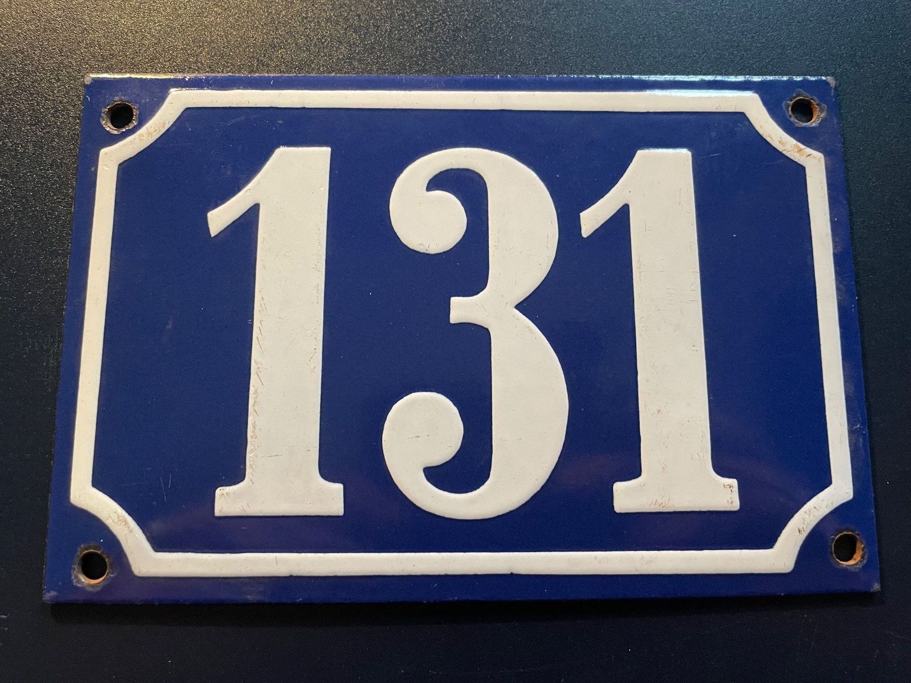 Insegne: hausnummer 131 /antik/nummernschild – Usato da Volketswil venduto da rubin74