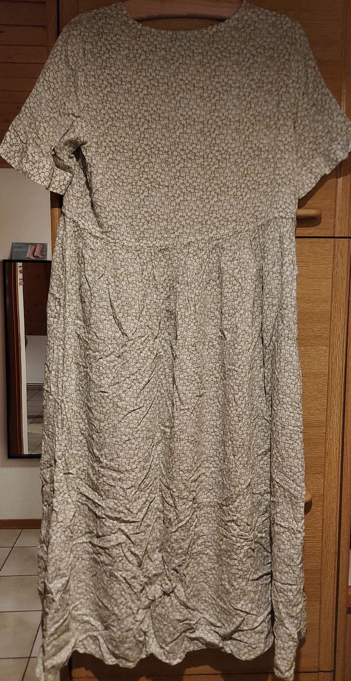 Vestiti: NEU - Kleid mit Blumenmuster – Nuovo e nell'imballaggio originale da Lyss venduto da jan_xjz9 2