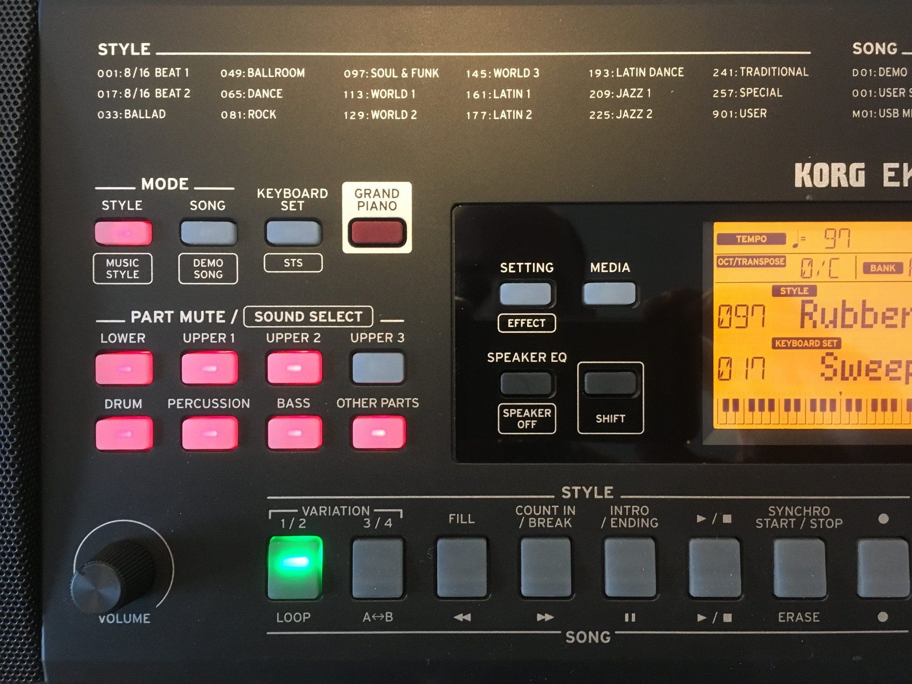 Korg Instruments de musique: KORG Keyboard zu Verkaufen – D'occasion à Luterbach par TASTENPLAYER 2
