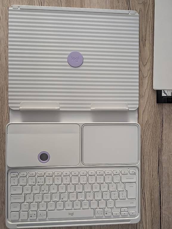 Claviers: Logitech Casa Pop-Up Desk – D'occasion à Kloten par lopesana_ 3