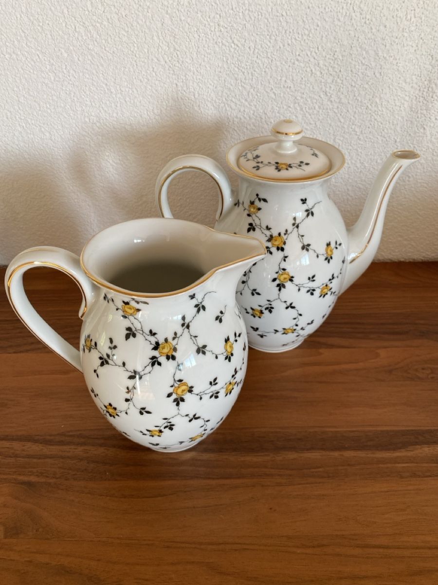 Set di piatti: Tirschenreuth - Kaffee-Service 12-teilig – Usato da Luzern venduto da Gustav-33 3