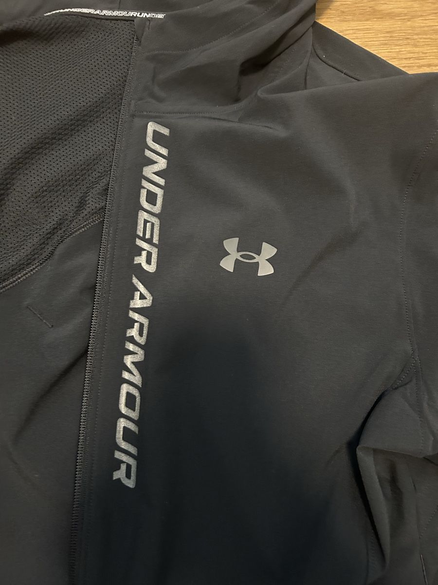 Under Armour Giacche: Underarmour Running Jacke – Usato da Lyss venduto da Peter0102 1