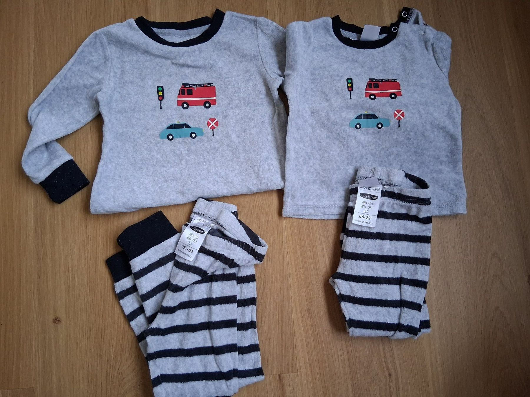 Pigiama & Simili: 2 Lilly & Dan Pyjamas Feuerwehr Gr. 86 - 104 – Usato da Lengnau AG venduto da Nathi88