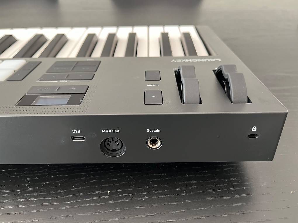Novation Strumenti musicali: novation Launchkey 37 Mk4 | MIDI Controller – Nuovo (secondo la descrizione) da Zürich venduto da vig_czw5 1