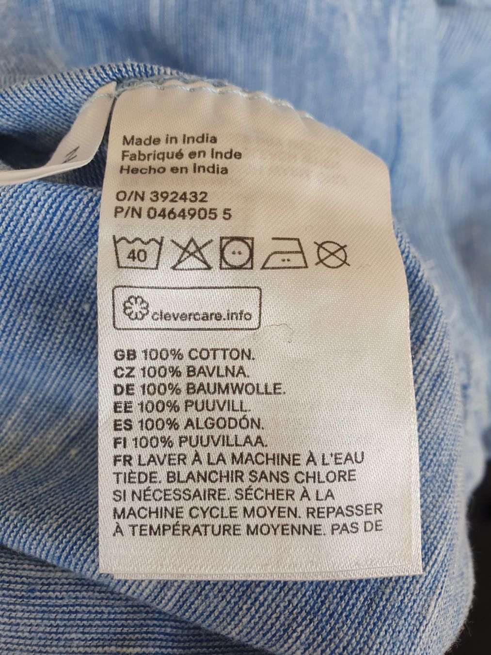 H&M Hemden, T-Shirts & Polos: Shirt mit Kapuze Gr. 122/128 – Gebraucht aus Villars-sur-Glâne von richardette 5