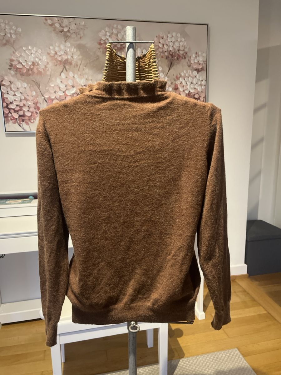 Maglioni & Felpe: Typical Jill Pullover, mit Rüschenkragen,  S – Usato da Solothurn venduto da Bobesch08 3