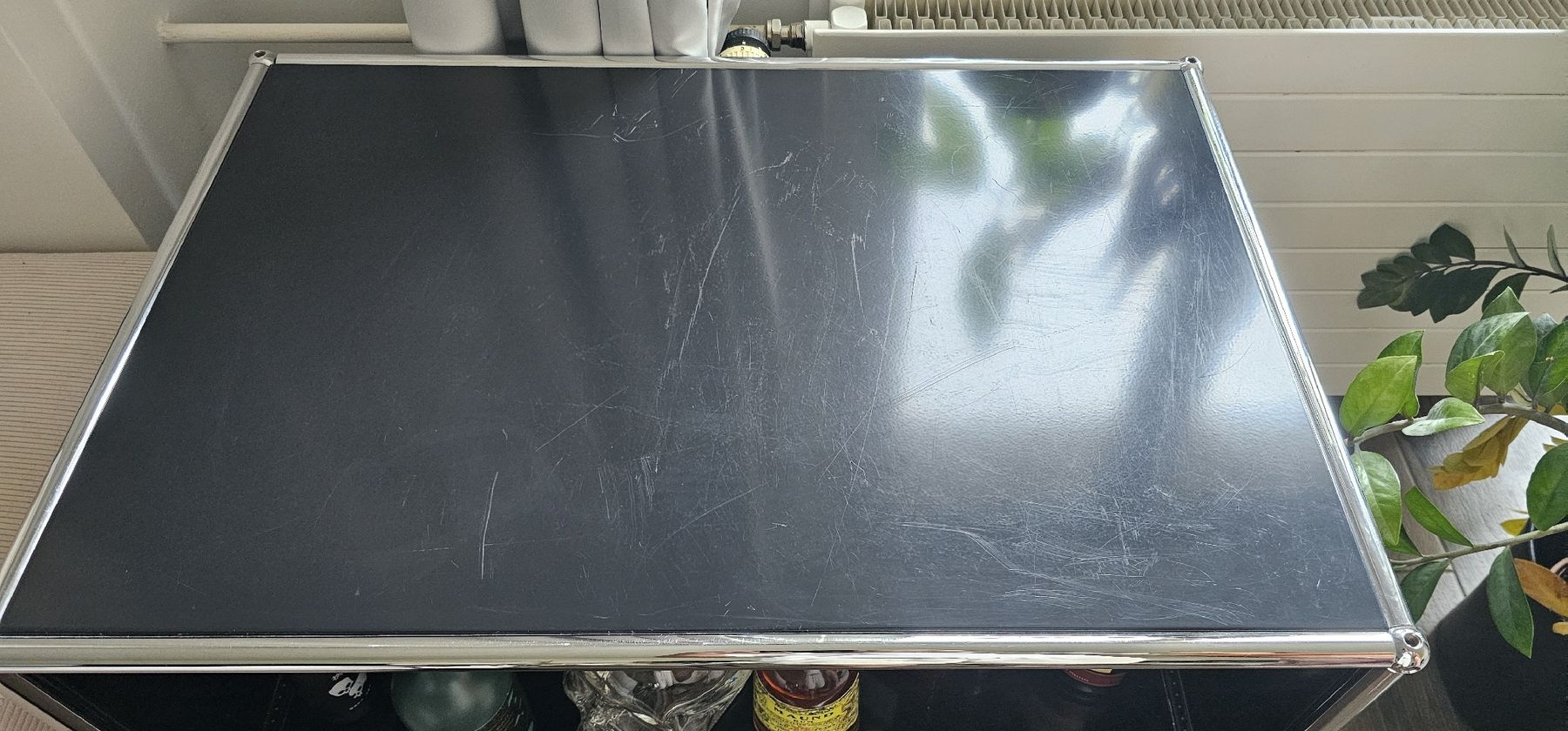 USM Scaffali: USM Haller Sideboard schwarz mit Schublade – Usato da Oberengstringen venduto da LammGottes 1