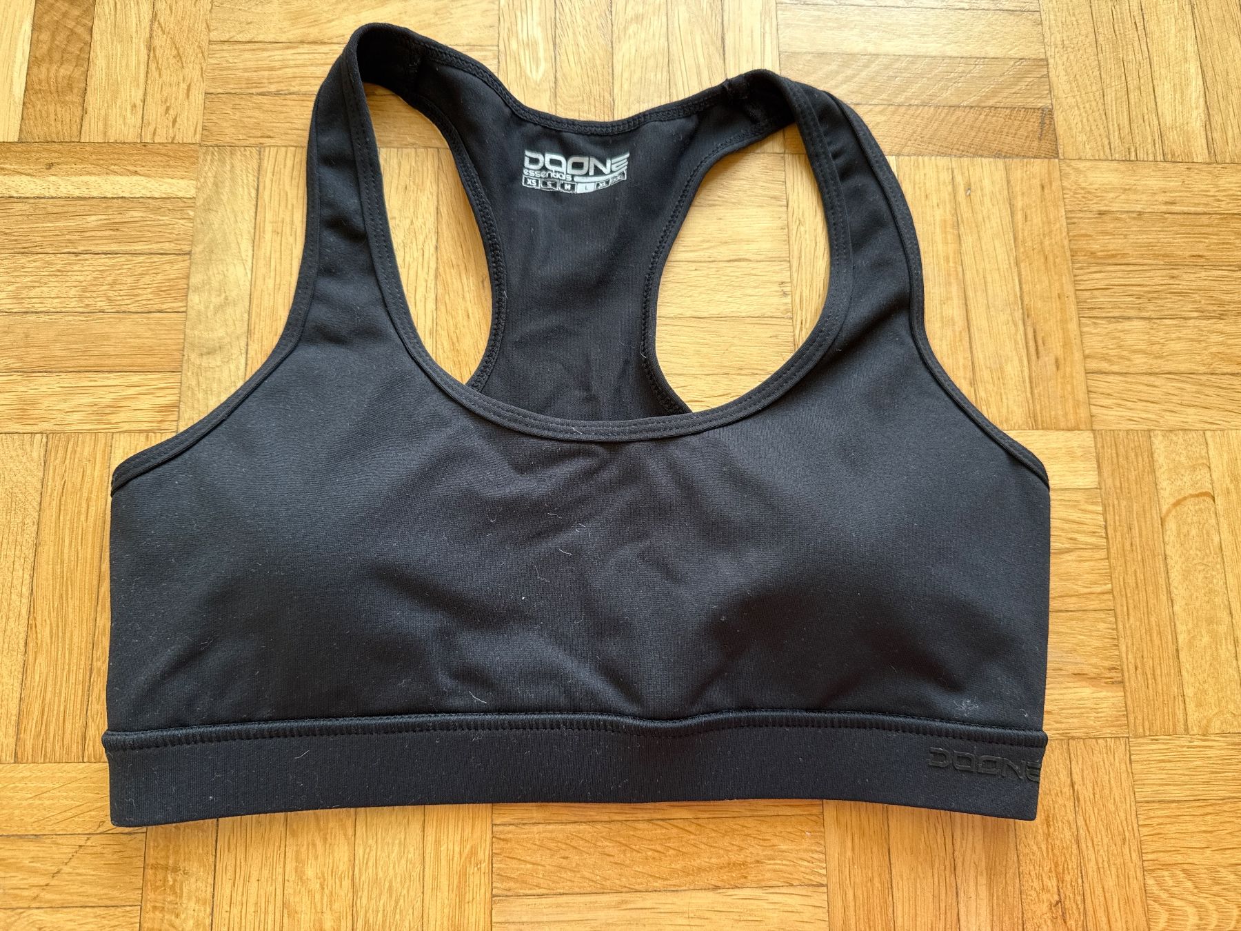Top: DOONE Sport Oberteil M – Usato da Horgen venduto da linuxrp
