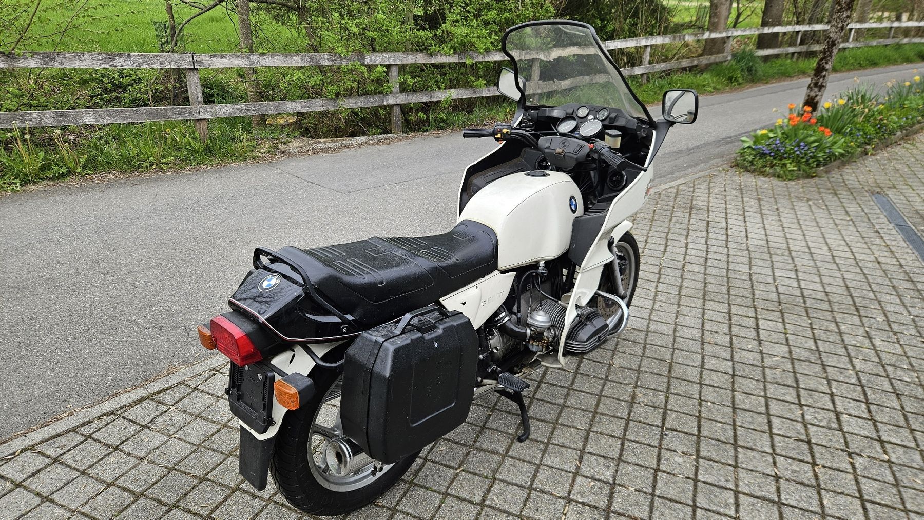 BMW Touring: BMW R80 RT ehem. Polizei Lausanne – Usato da Neuenkirch venduto da Trouvaillix 1