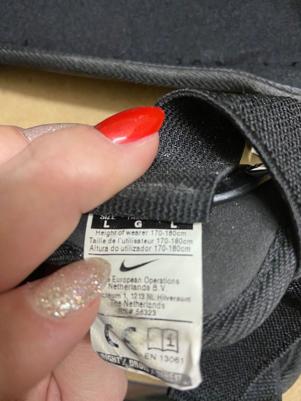 Nike Schutz & Schoner: Kniebeinschoner fast neu – Gebraucht aus Meilen von gio_xlz7 2